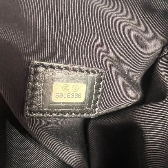 Vintage Chanel Caviar Leather Tote - Picture 8 of 12